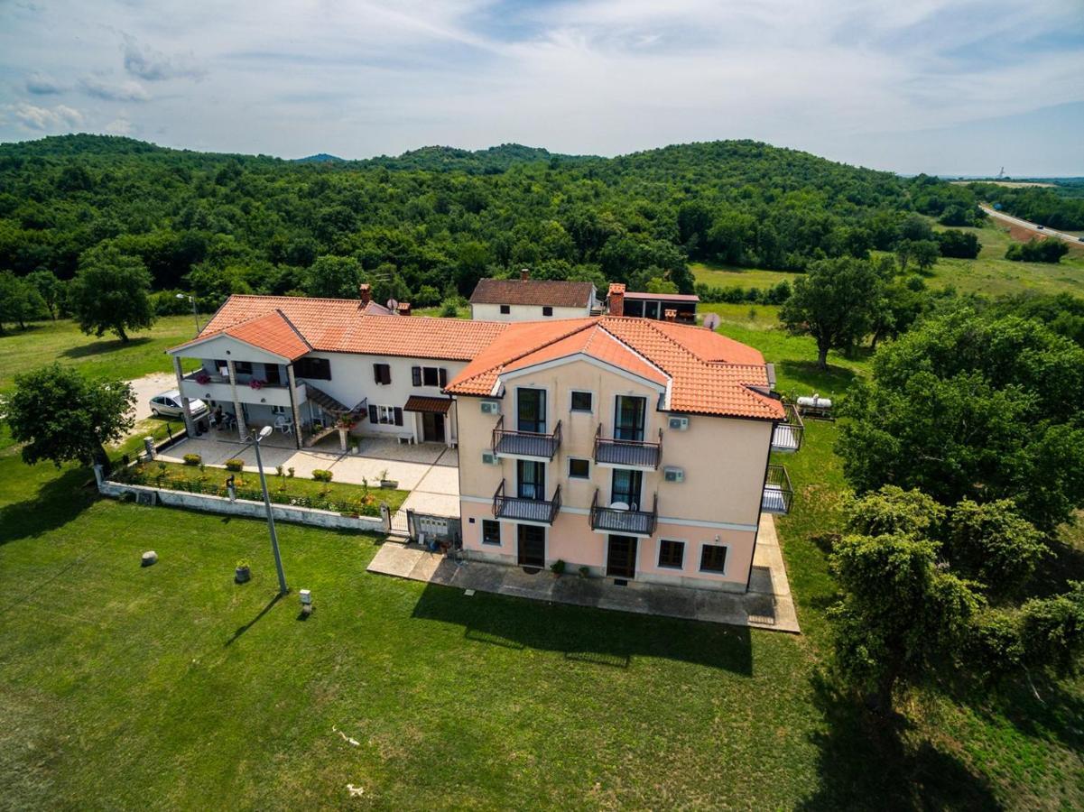 Lovely House Lindi In Porec Exterior photo