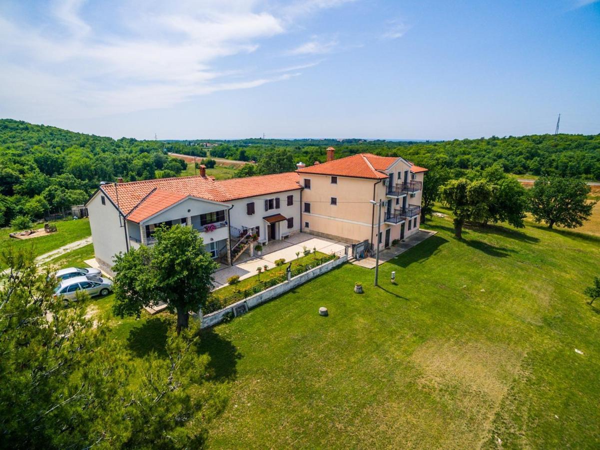 Lovely House Lindi In Porec Exterior photo