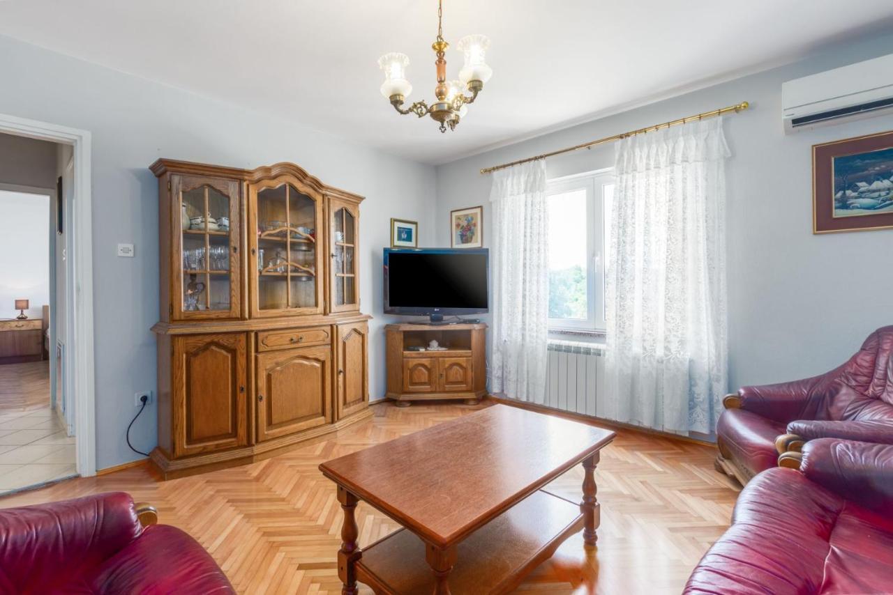 Lovely House Lindi In Porec Exterior photo
