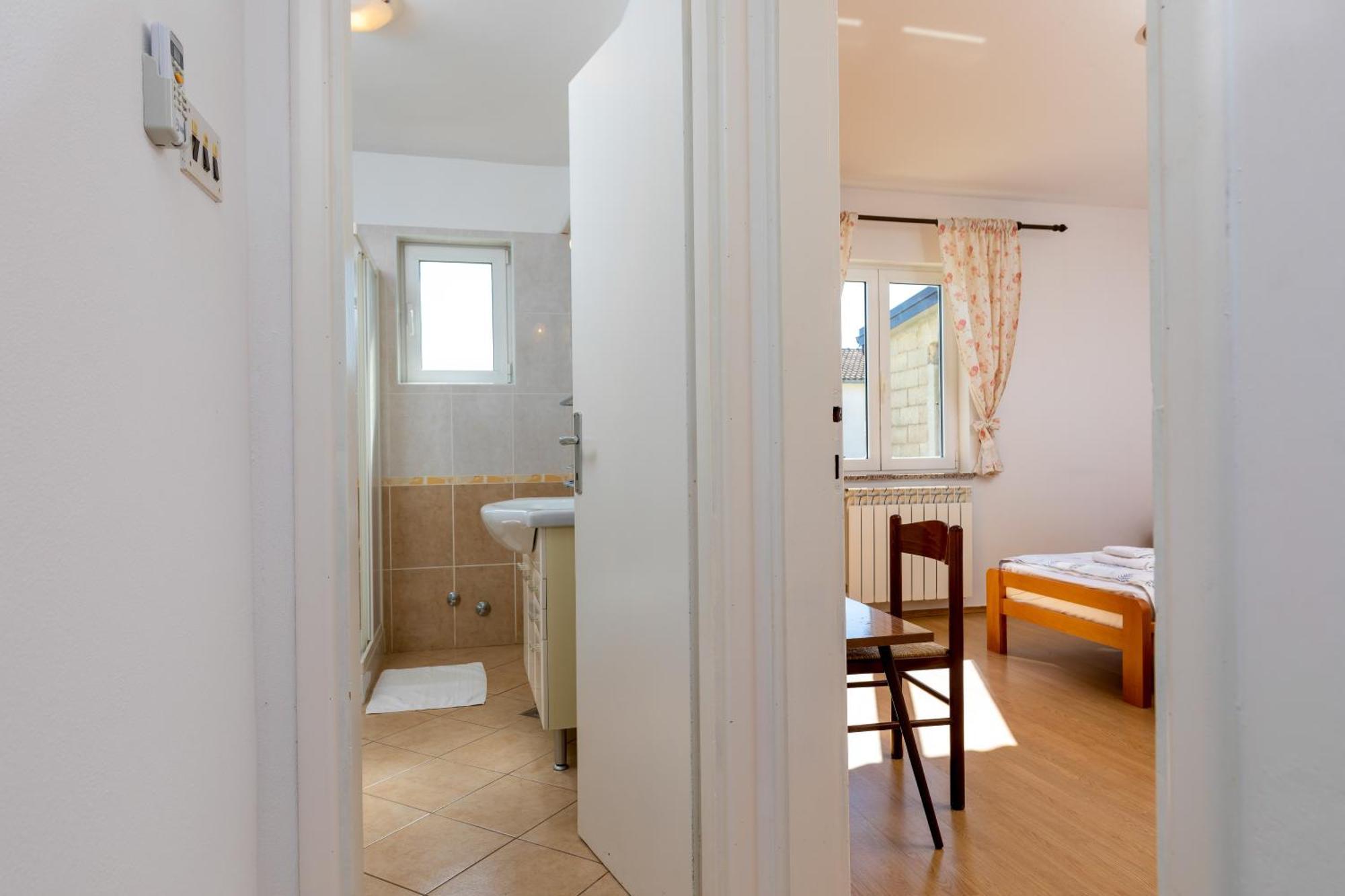 Lovely House Lindi In Porec Exterior photo