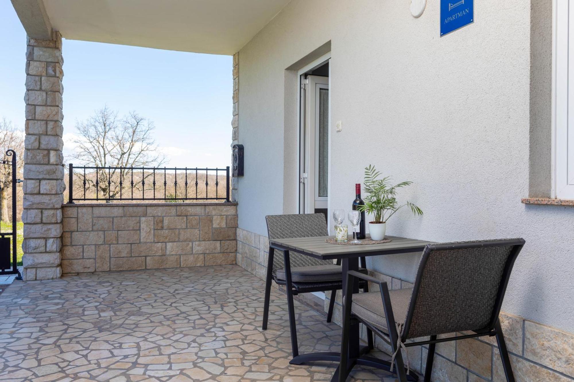 Lovely House Lindi In Porec Exterior photo
